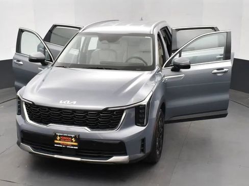 Used 2024 Kia Sorento S AWD/4WD image 10
