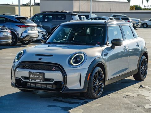Used 2023 MINI Cooper S image 3