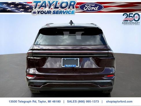 Used 2024 Lincoln Nautilus Reserve w/ Equipment Group 202A AWD/4WD image 4