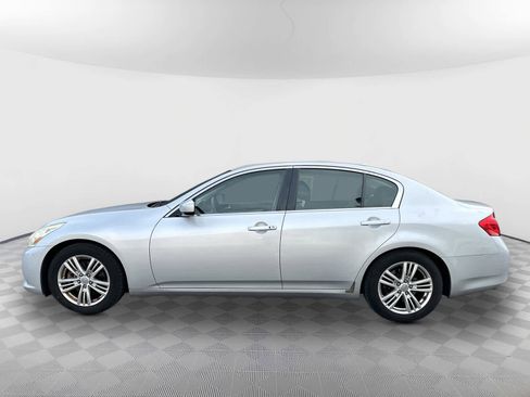 Used 2013 INFINITI G37 Journey w/ Premium Pkg image 3