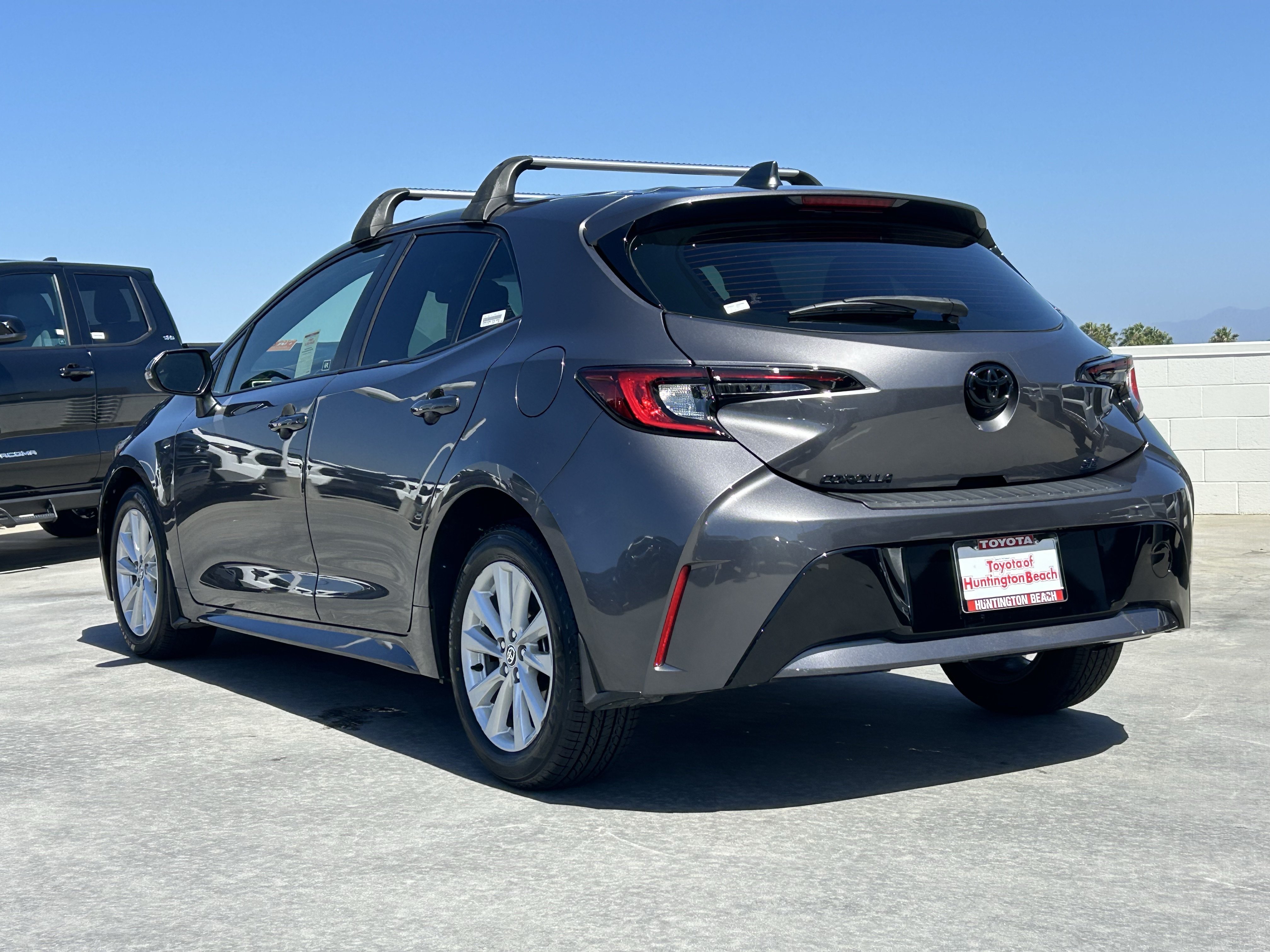 Certified 2025 Toyota Corolla SE w/ SE Package FWD image 5