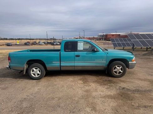 Used 1997 Dodge Dakota 2WD Club Cab image 2