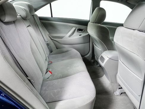 Used 2011 Toyota Camry LE image 22