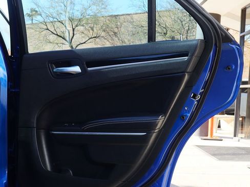 Used 2018 Chrysler 300 S image 26