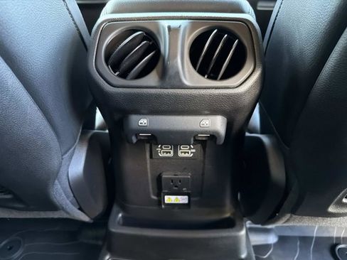 Used 2019 Jeep Wrangler Unlimited Rubicon image 22