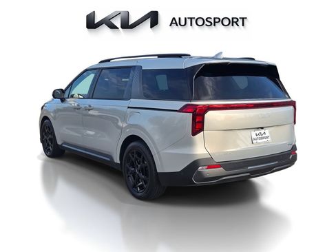 Used 2025 Kia Carnival SX w/ SX Dark Edition Package FWD image 10