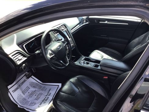 Used 2017 Ford Fusion Titanium FWD image 9