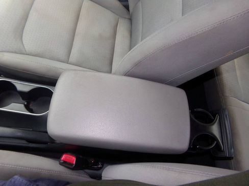 Used 2017 Hyundai Elantra SE FWD image 55