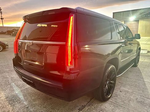 Used 2016 Cadillac Escalade ESV Luxury image 12