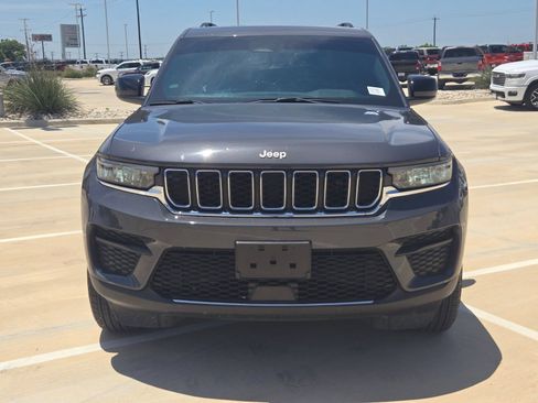 Used 2025 Jeep Grand Cherokee Laredo X RWD image 8