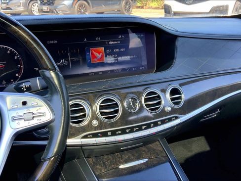 Used 2019 Mercedes-Benz S 560 4MATIC Sedan image 7