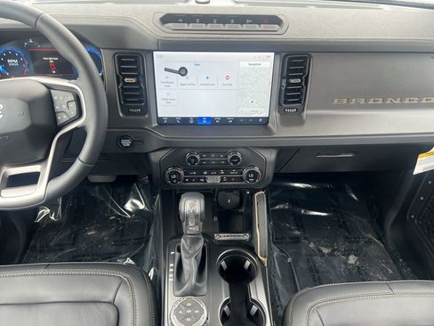 New 2025 Ford Bronco Badlands AWD/4WD image 14