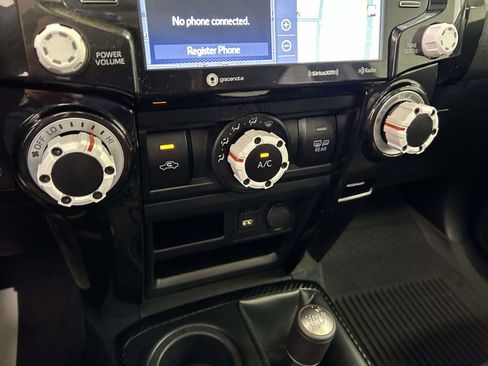 Certified 2024 Toyota 4Runner TRD Off-Road Premium w/ Moonroof Package AWD/4WD image 28