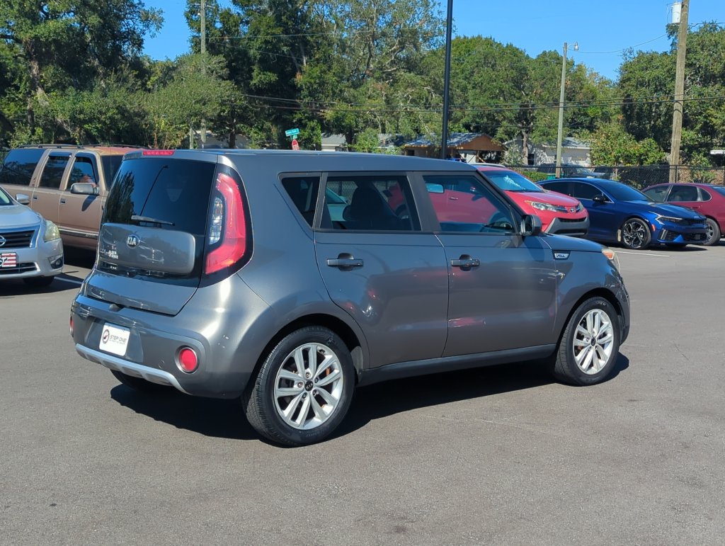 Used 2017 Kia Soul + FWD image 7