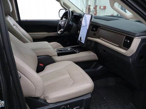 Used 2023 Ford Expedition Limited image 29