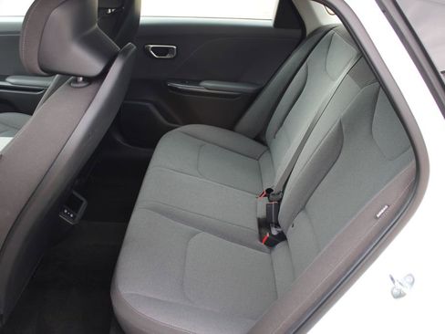 Used 2025 Kia K4 FWD image 7
