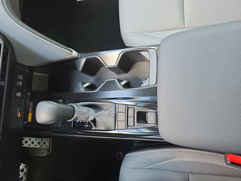 Used 2025 Toyota Camry SE FWD image 25