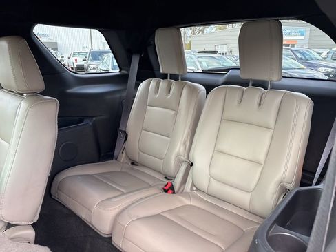Used 2014 Ford Explorer XLT w/ Equipment Group 202A image 29