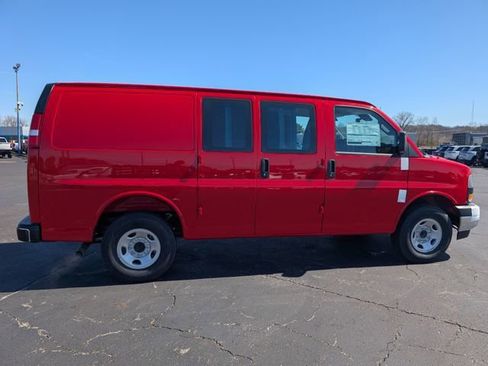 New 2026 GMC Savana 3500 w/ Driver Convenience Package RWD image 8