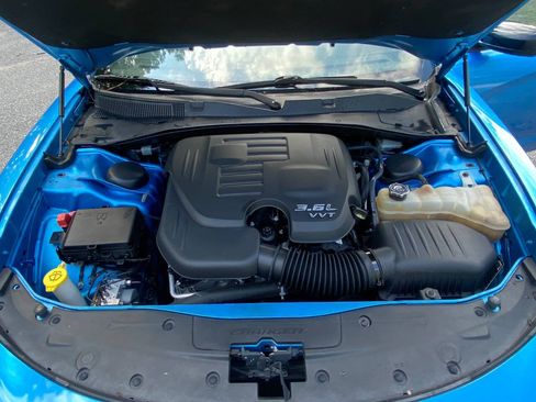 Used 2019 Dodge Charger SXT w/ Blacktop Package RWD image 52
