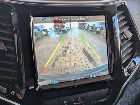 Certified 2020 Jeep Cherokee Limited image 27