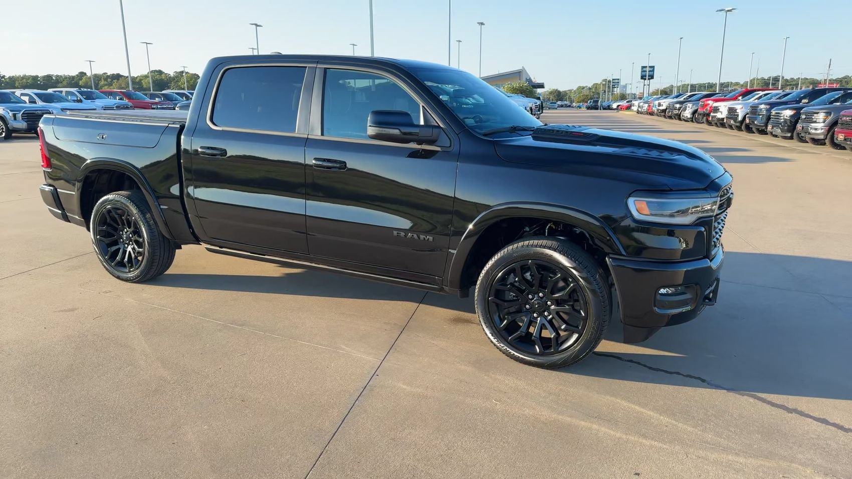 Used 2025 RAM 1500 Limited AWD/4WD image 9