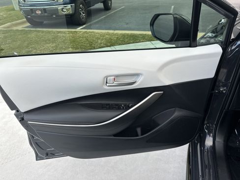 Used 2025 Toyota Corolla SE image 14