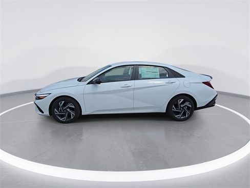 New 2025 Hyundai Elantra Sport image 5