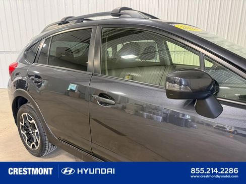 Used 2017 Subaru Crosstrek 2.0i Limited AWD/4WD image 12