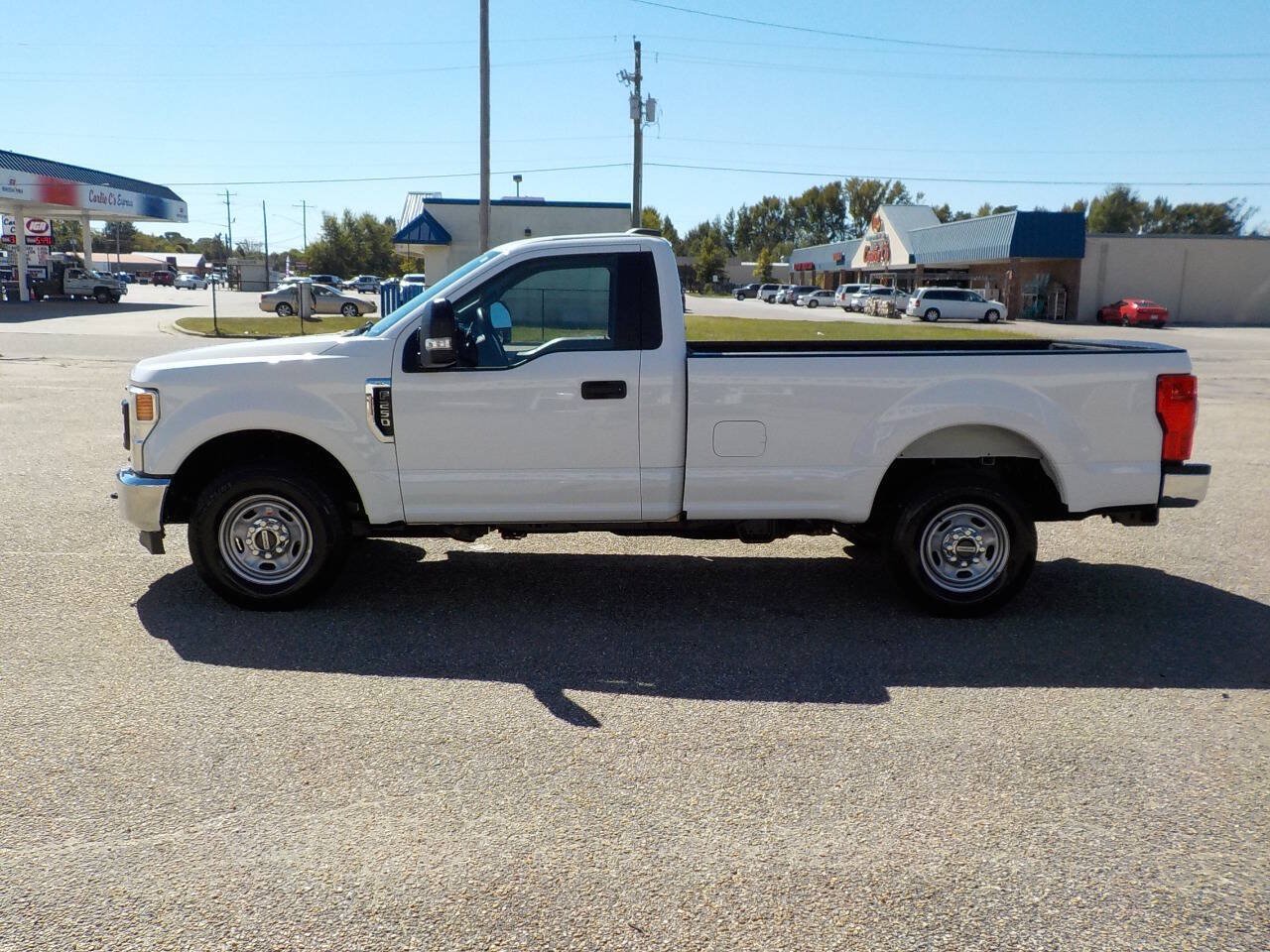 Used 2022 Ford F250 XL w/ Power Equipment Group RWD image 2