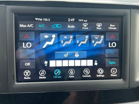 Used 2019 Chrysler Pacifica Touring-L w/ Tire & Wheel Group FWD image 26