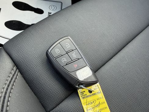 Used 2025 Buick Enclave Preferred AWD/4WD image 22