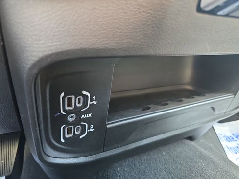 Used 2024 RAM 2500 Laramie w/ Safety Group AWD/4WD image 34