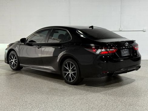 Used 2022 Toyota Camry SE FWD image 8