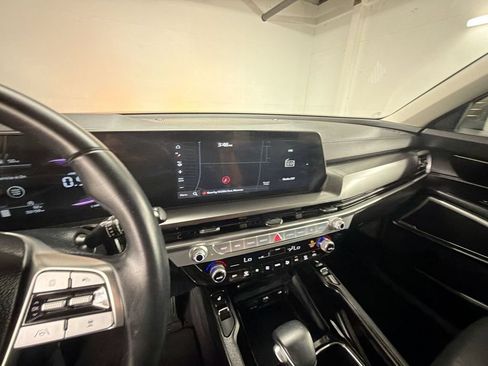 Used 2024 Kia Telluride S w/ S Sunroof Package FWD image 18