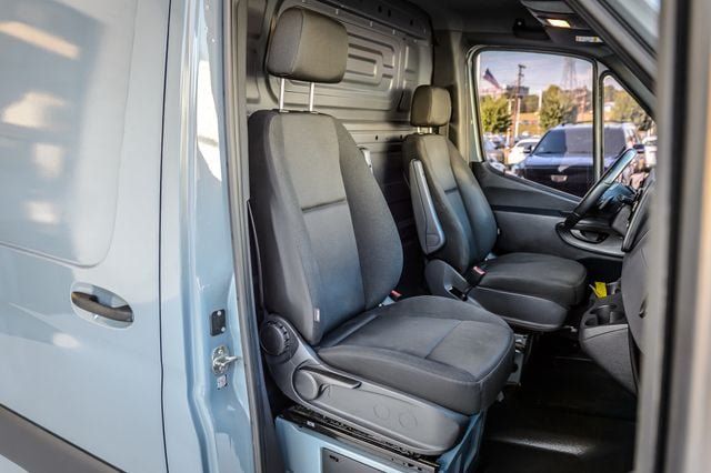 Used 2021 Mercedes-Benz Sprinter 2500 w/ Premium Package image 32