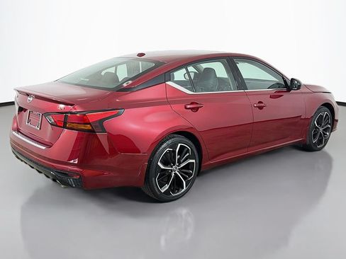 Used 2023 Nissan Altima 2.5 SR FWD image 8