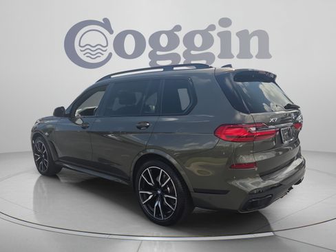 Used 2022 BMW X7 xDrive40i w/ M Sport Package AWD/4WD image 3
