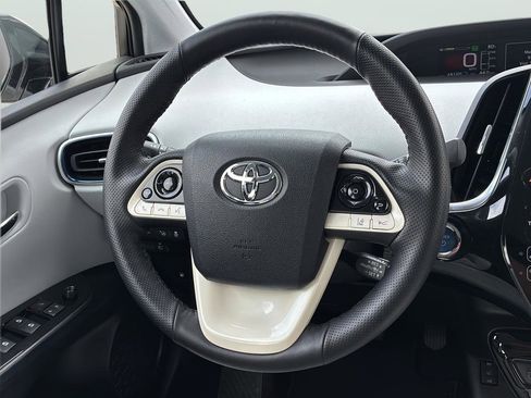 Used 2018 Toyota Prius Four Touring FWD image 18