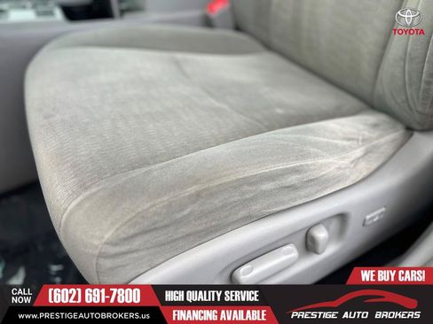 Used 2012 Toyota Highlander FWD w/ Tech Pkg image 7