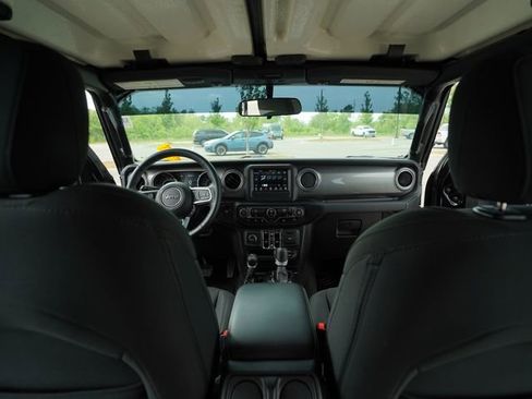 Used 2021 Jeep Wrangler Unlimited Sahara w/ LED Lighting Group AWD/4WD image 24