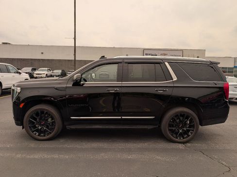 Used 2024 GMC Yukon SLT w/ SLT Luxury Package AWD/4WD image 5
