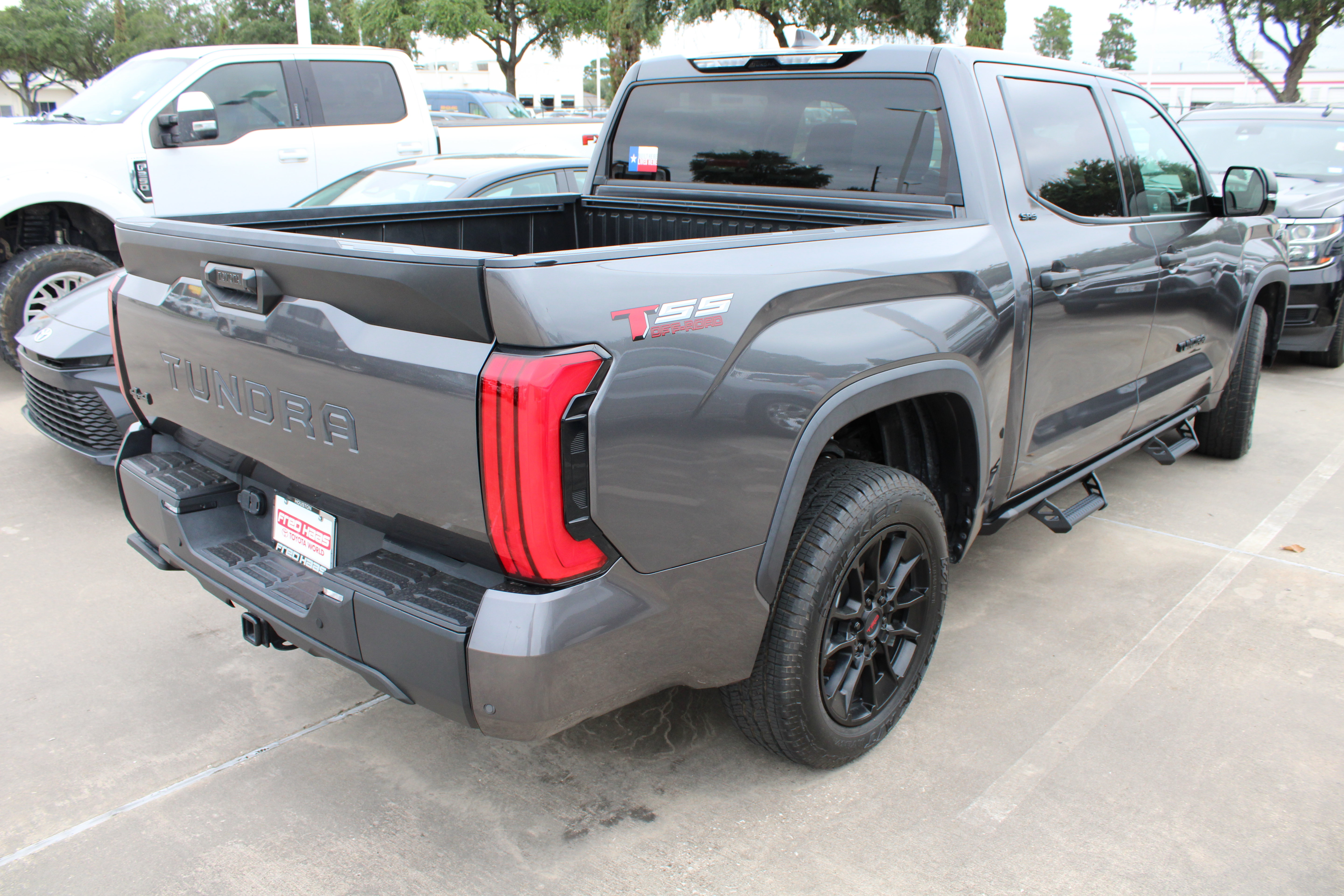 Used 2023 Toyota Tundra SR5 w/ SR5 Convenience Package AWD/4WD image 9