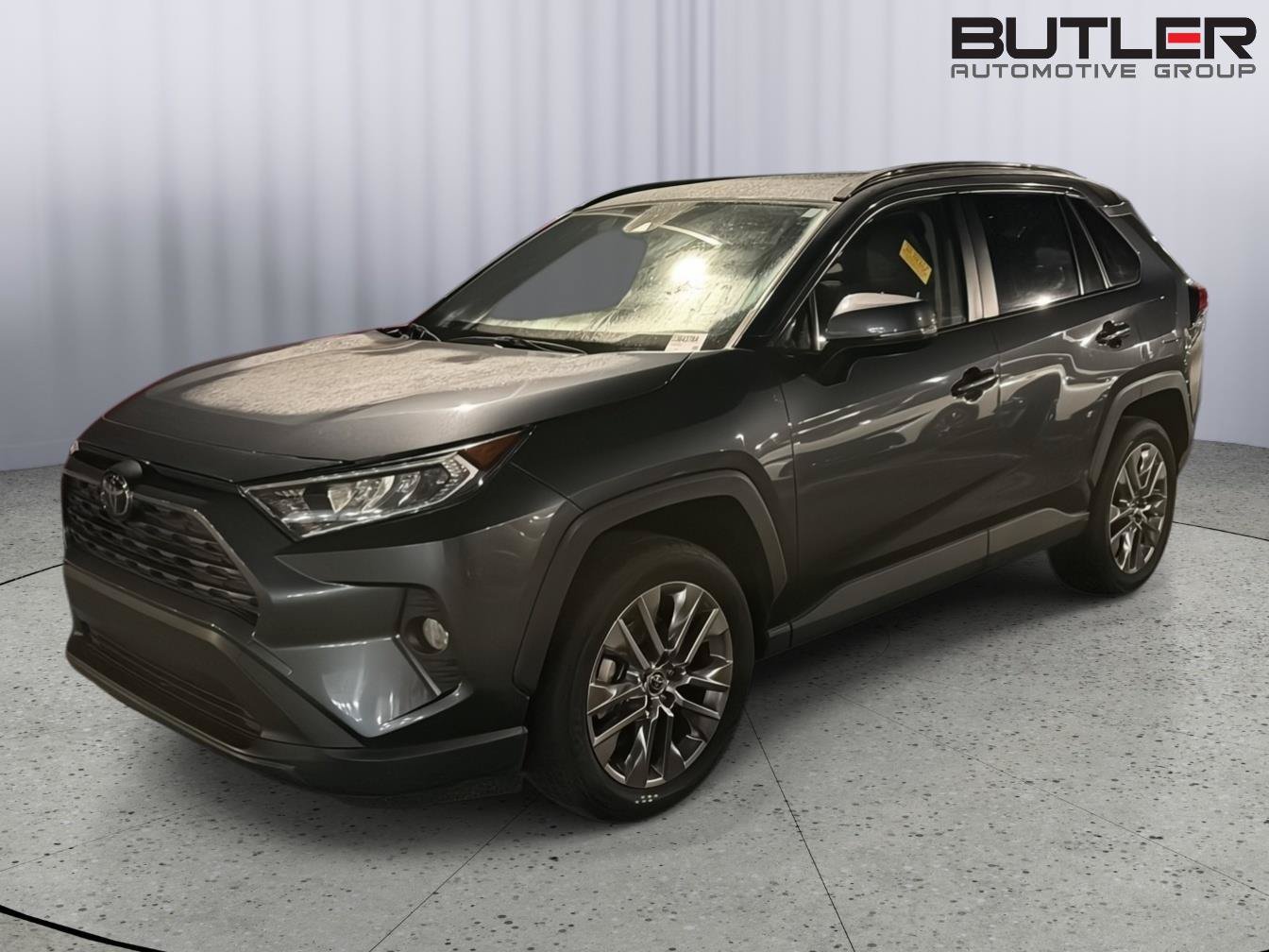 Used 2020 Toyota RAV4 XLE Premium FWD image 2