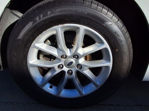 Used 2018 Ford Flex SE image 24