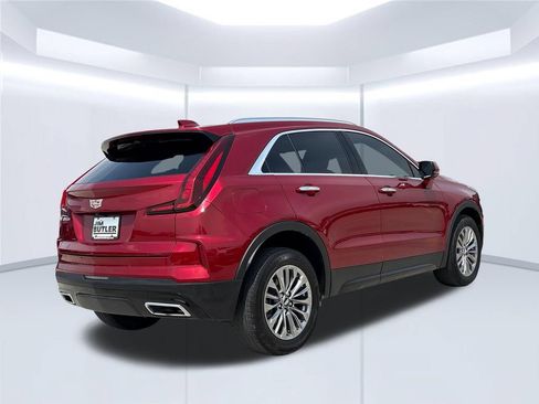 Used 2024 Cadillac XT4 Premium Luxury w/ Active Safety Package FWD image 8