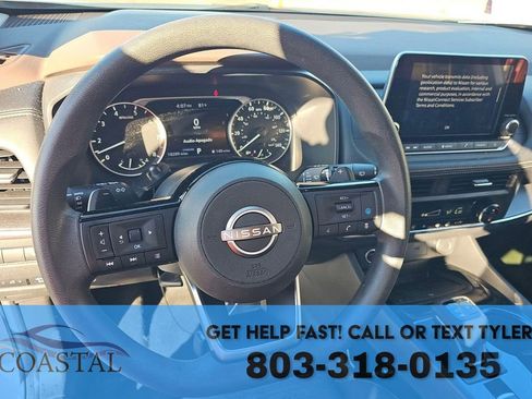 Used 2023 Nissan Rogue SV image 16