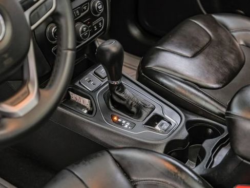 Used 2020 Jeep Cherokee Latitude Plus w/ Comfort/Convenience Group image 23