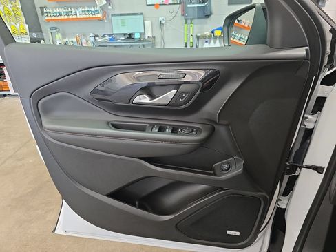 Certified 2024 GMC Terrain AT4 w/ Infotainment Package II AWD/4WD image 27