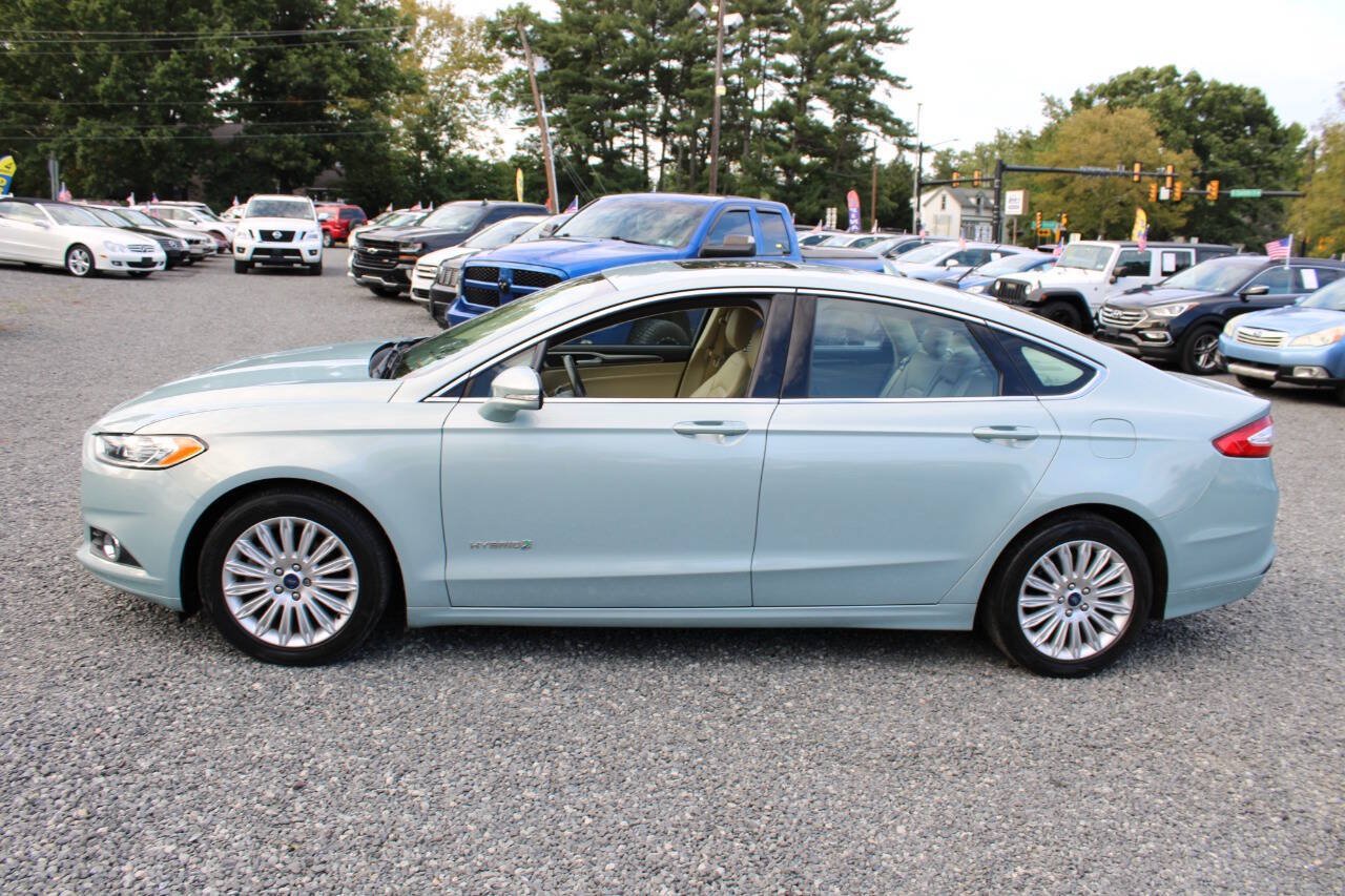 Used 2014 Ford Fusion SE w/ Equipment Group 502A FWD image 10